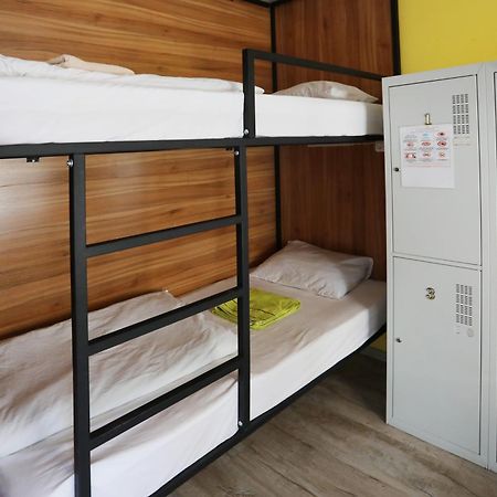 Light Life Hostel Киев Екстериор снимка