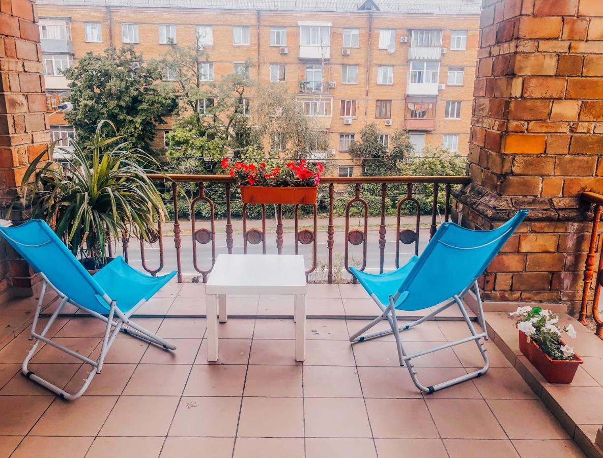 Light Life Hostel Киев Екстериор снимка