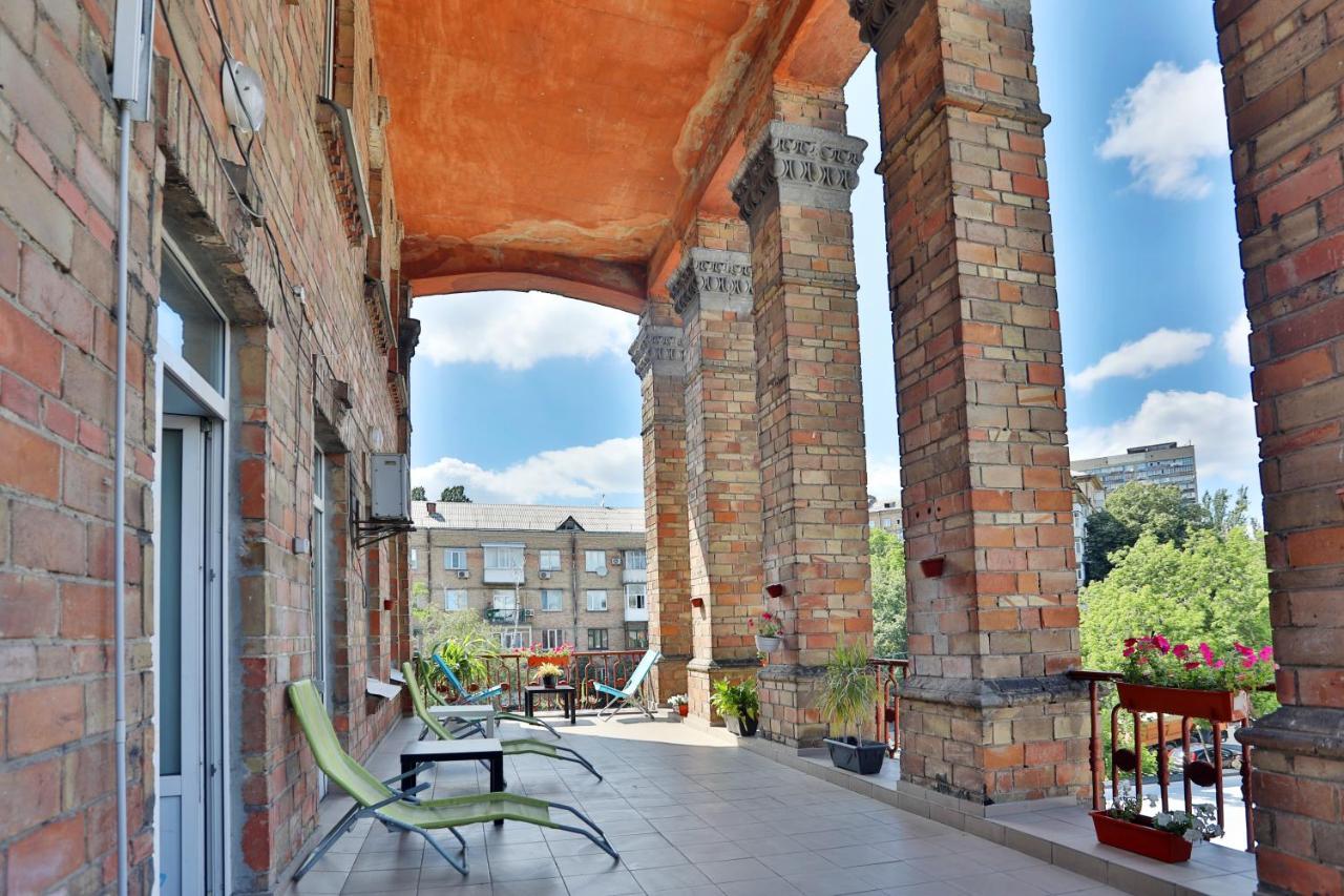 Light Life Hostel Киев Екстериор снимка