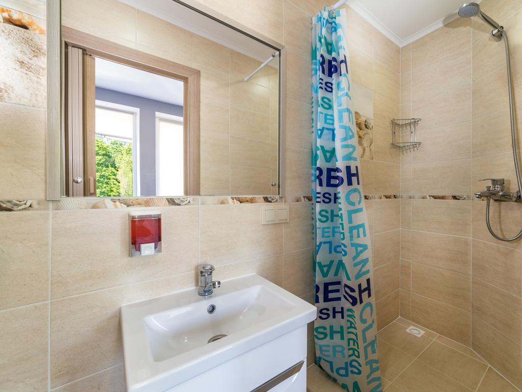 Light Life Hostel Киев Екстериор снимка