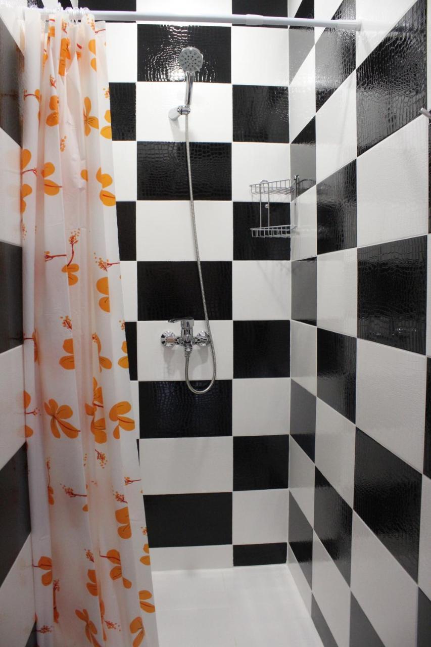 Light Life Hostel Киев Екстериор снимка